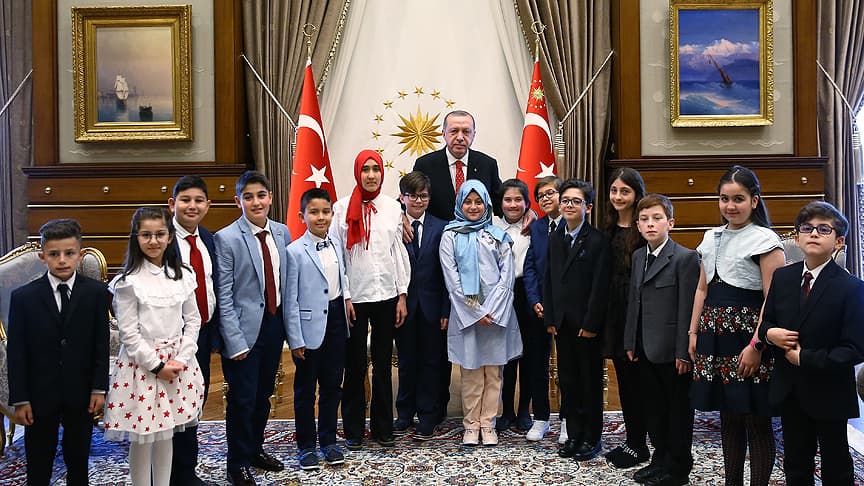 Erdo‘g‘an 23 aprel bayrami munosabati bilan bolalarni qabul qildi