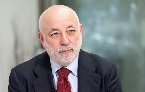 Milliarder Vekselberg Trampning advokatiga yirik to‘lovlar tufayli so‘roq qilindi 