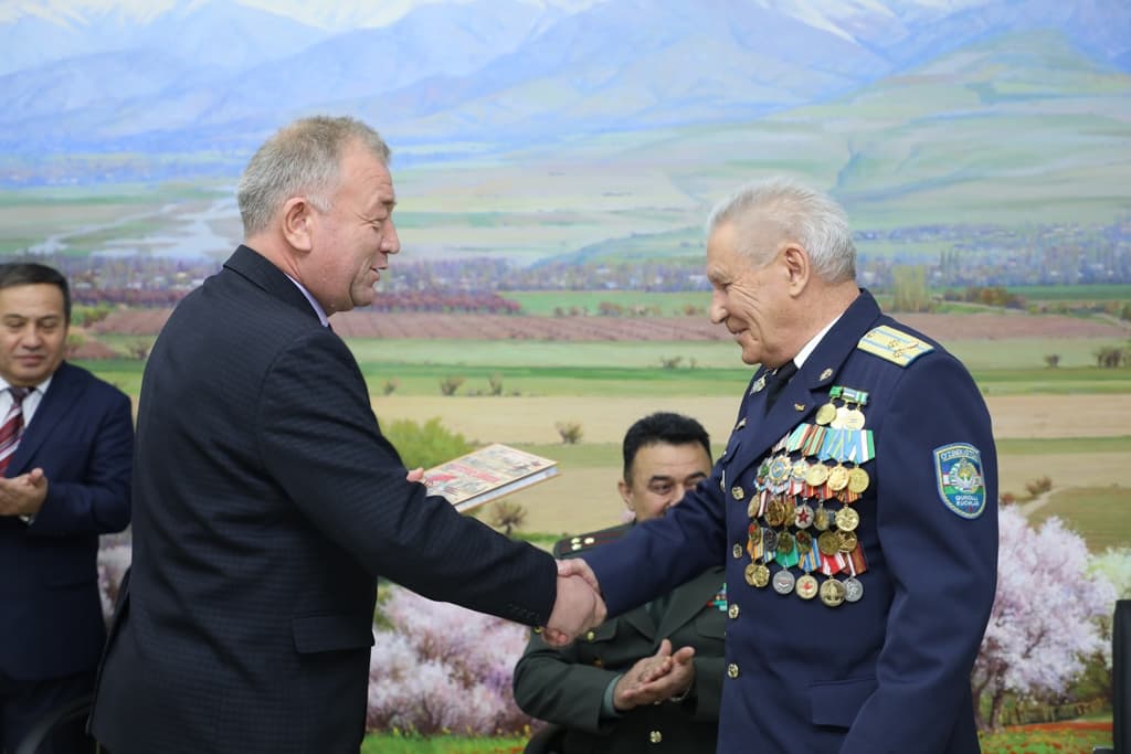 Mohir harbiy uchuvchi Aleksandr Xarlamovning 70 yillik yubileyi nishonlandi