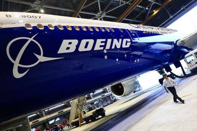 Boeing va Embraer yo‘lovchi samolyot ishlab chiqaruvchi qo‘shma korxona tashkil etmoqchi