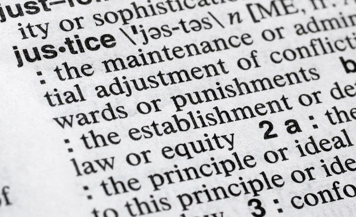 Merriam-Webster луғати йил сўзини танлади