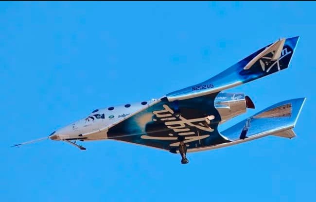 Virgin Galactic kosmoplani ilk marta “kosmik balandlik”ka erishdi