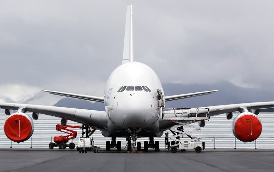 Titanlar o‘limi. Airbus nima uchun A380 samolyotlarini ishlab chiqarishni to‘xtatmoqda?