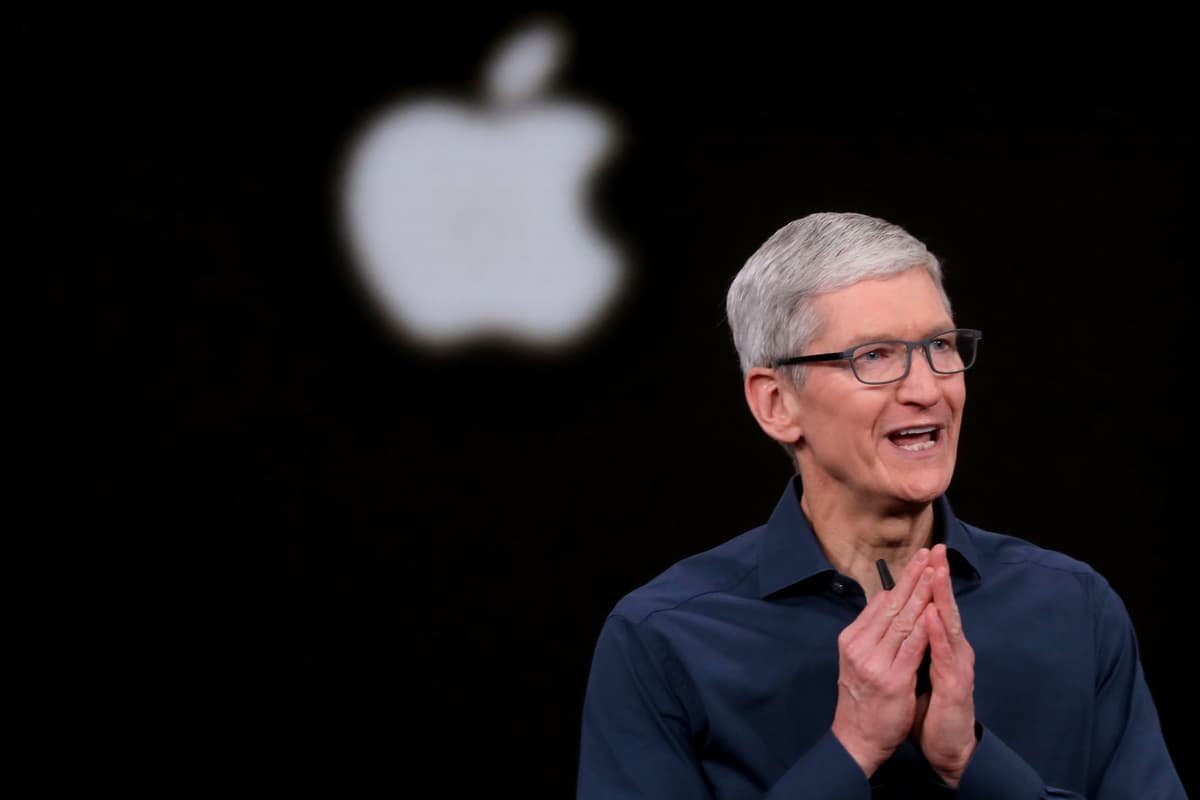 Apple rahbari iPhone’dan kamroq foydalana boshlaganini tan oldi