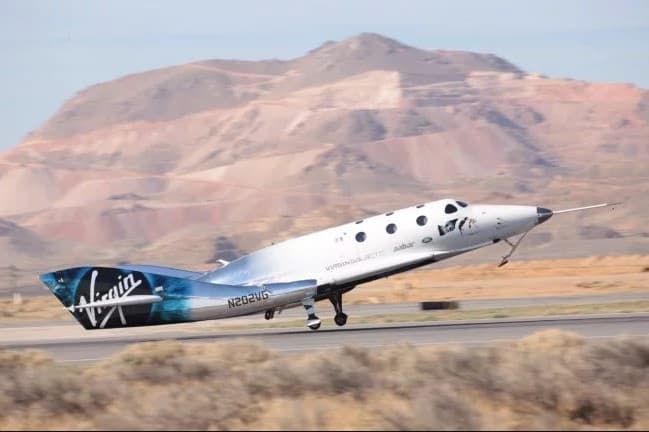Virgin Galactic yangi kosmoplani raketa tortishida birinchi muvaffaqiyatli parvozni amalga oshirdi