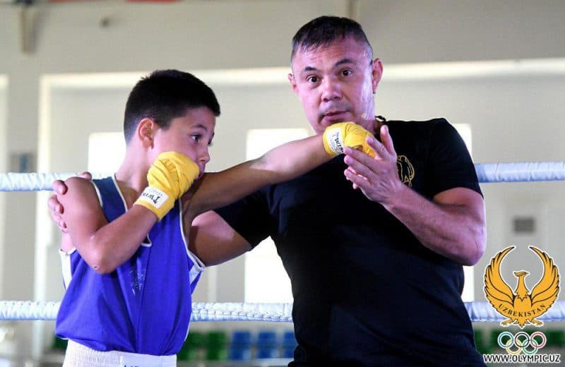 Konstantin Tszyu Toshkentga keldi va yosh bokschilarga master-klass o‘tkazdi