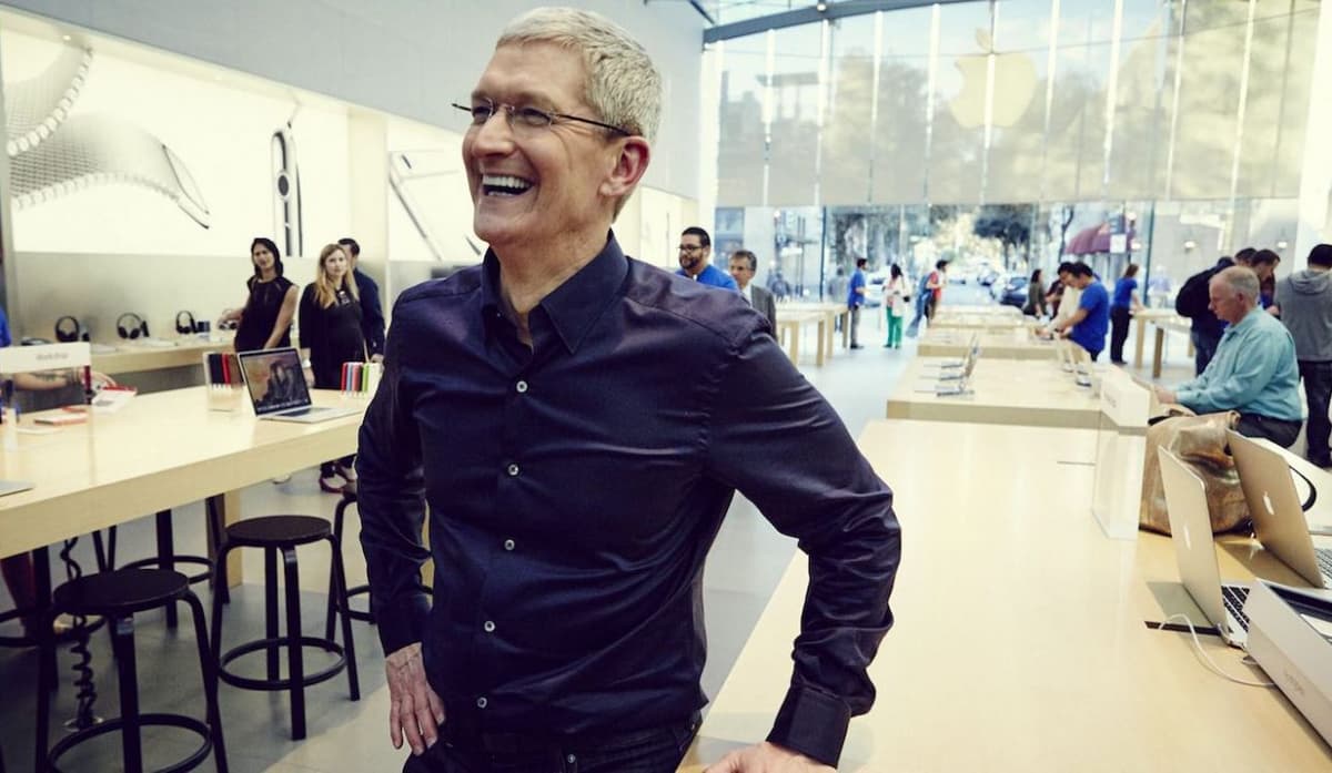 Apple rahbari xodimlarni tik turib ishlashga majbur qilishini ma'lum qildi 