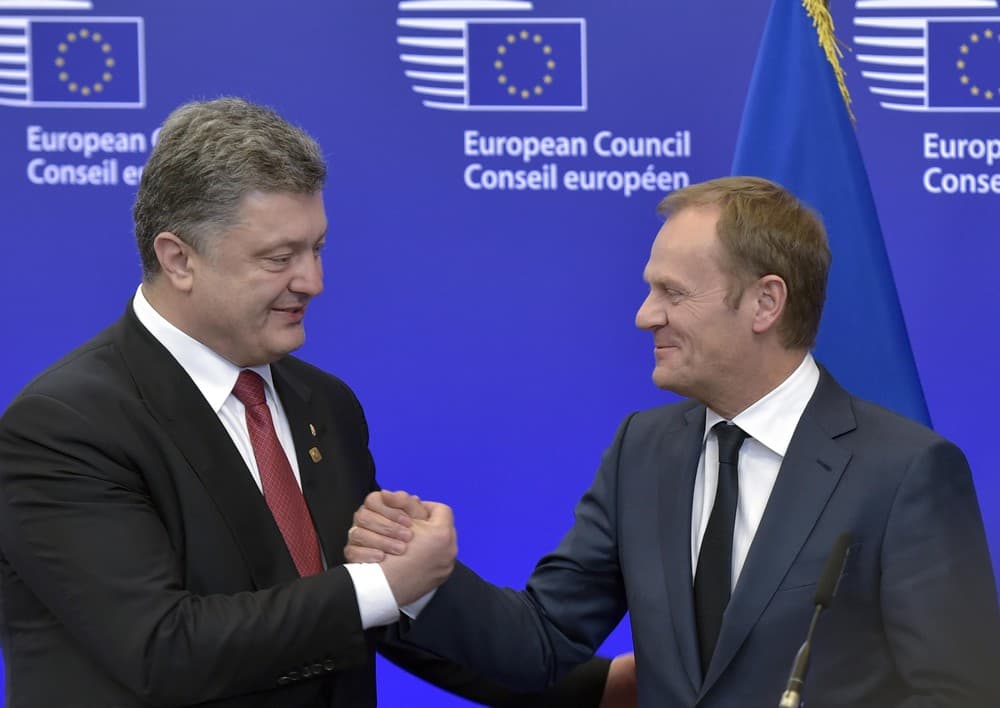Manba: Pyotr Poroshenko va Donald Tusk Azov dengizini muhokama qilishdi
