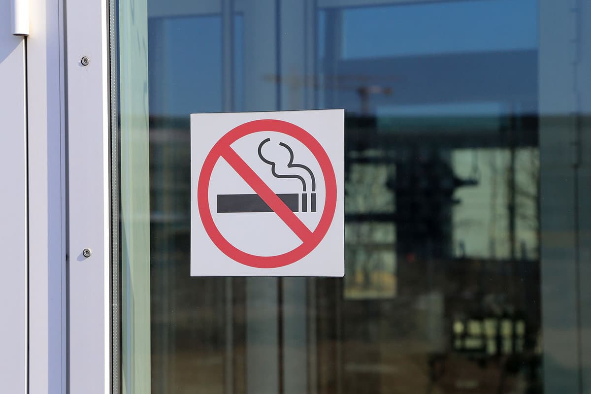 Xitoylik uchuvchilarga samolyotlarda chekish taqiqlab qo‘yildi