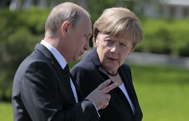 Путин Меркель билан суҳбатда Сурияга зарбаларни кескин қоралади