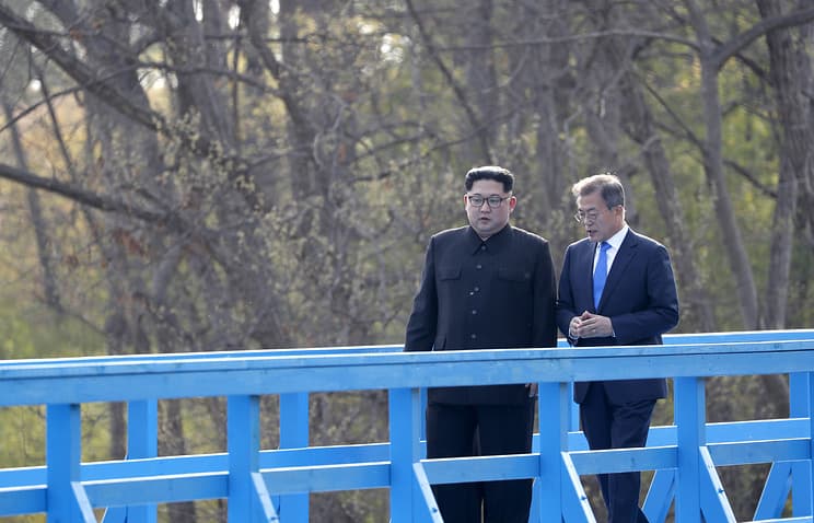 Janubiy Koreya prezidenti Kim Chen Inga maxsus fleshka bergan