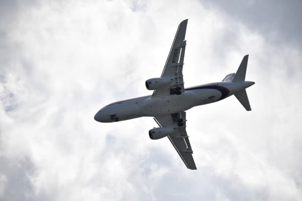 Moskva aeroportida ikkita samolyot to‘qnashib ketishiga bir baxya qoldi