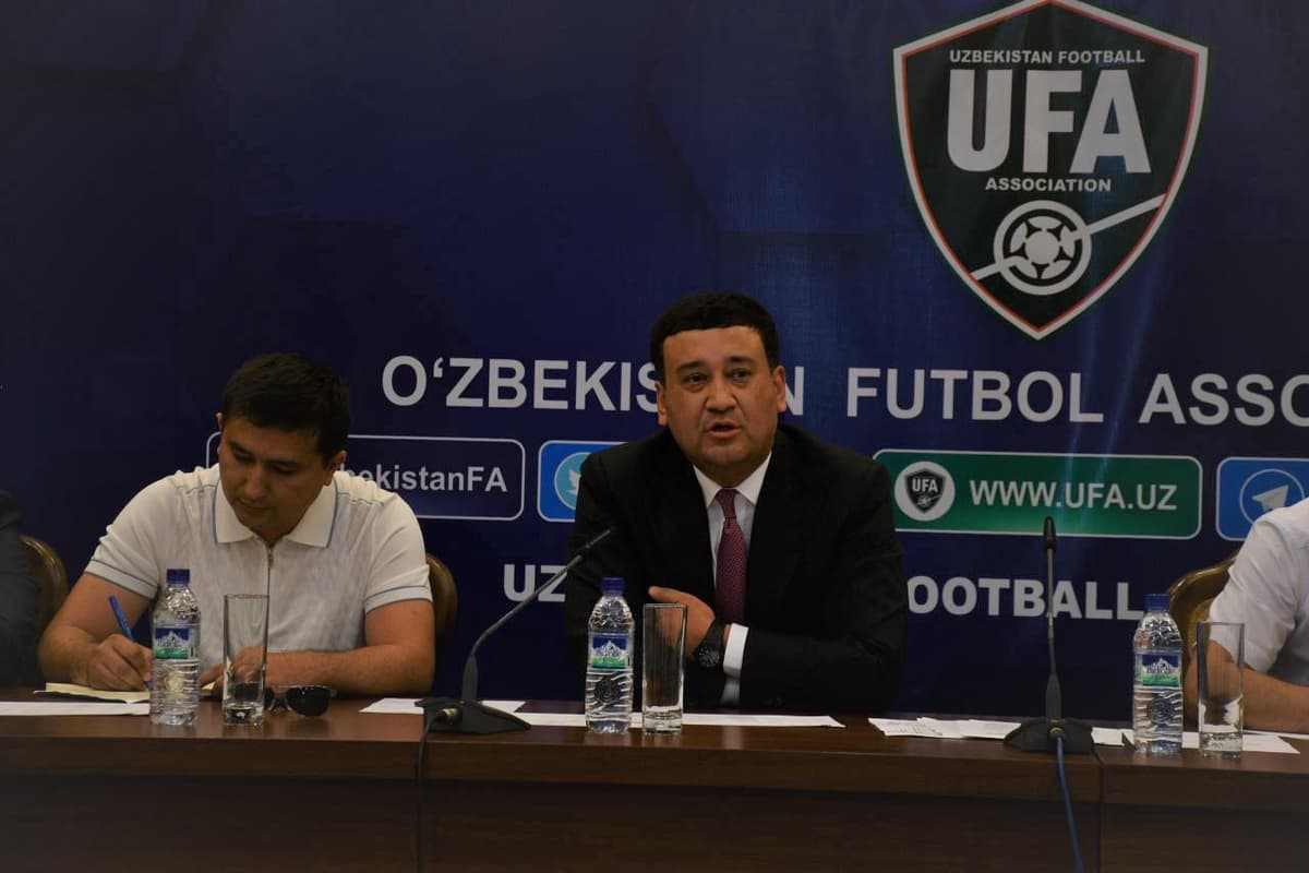 Umid Ahmadjonov Superliga klublari direktorlari, bosh murabbiylari va hakamlar bilan yig‘ilish o‘tkazdi