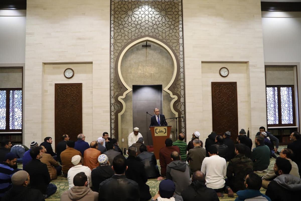 O‘zbekiston elchixonasi AQShdagi eng katta masjidlardan birida juma namozi doirasida brifing o‘tkazdi
