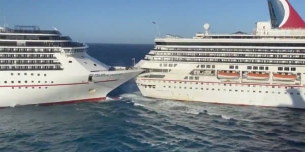 Meksikadagi portlardan birida ikkita kruiz layneri to‘qnashib ketdi (video)