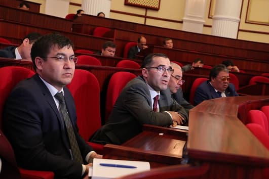 O‘zbekistonda soxta tabiblar faoliyatiga chek qo‘yuvchi qonun qabul qilinadi