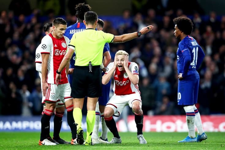 Avtogollar, penaltilar, qizil kartochkalar va drama. Londonda anomal futbol