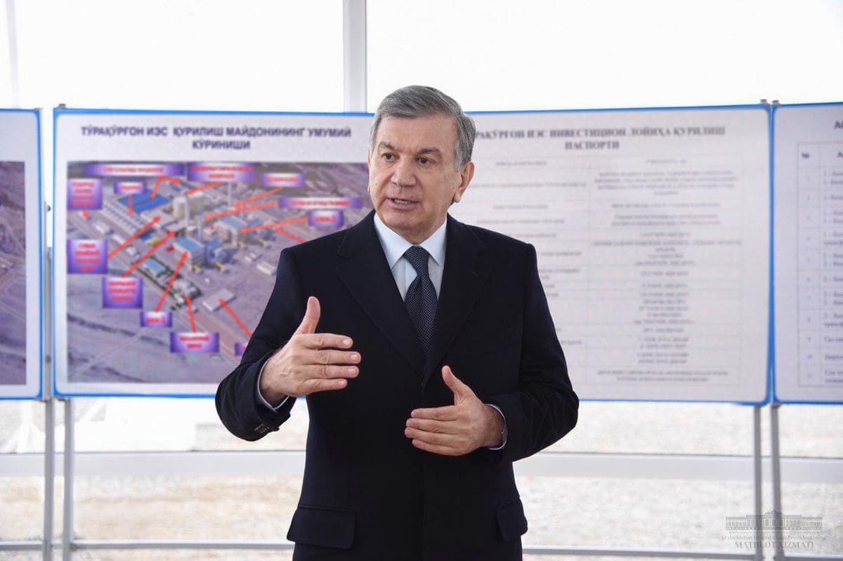 Shavkat Mirziyoyev strategik ahamiyatga ega To‘raqo‘rg‘on IES qurilish jarayoni bilan tanishdi