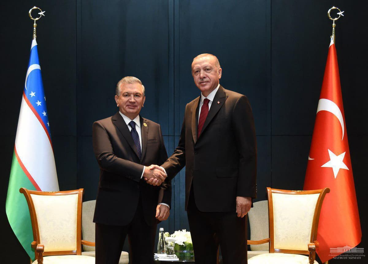 Shavkat Mirziyoyev Bokuda Erdo‘g‘an bilan uchrashuv o‘tkazdi