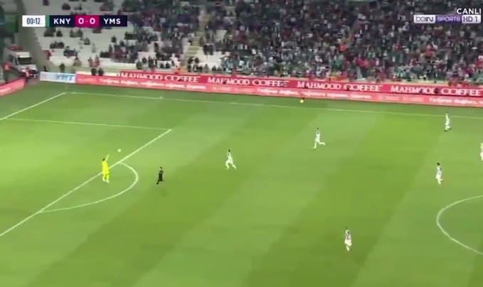 Video: Turkiyada darvozabon 11-soniyadayoq maydondan chetlatildi