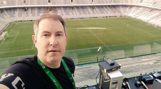 «Shapekoense» samolyoti halokatida omon qolgan jurnalist futbol maydonida jon berdi