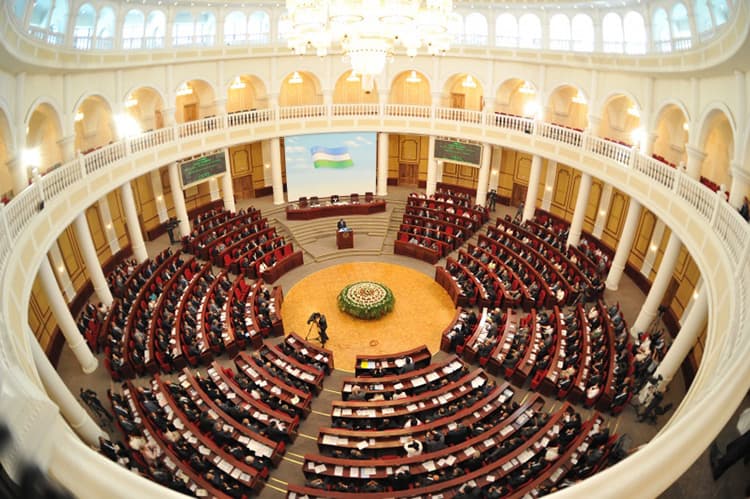 Deputat va senatorlarning davlat organlariga so‘rovlari tizimli ravishda bosh vazir huzurida muhokama qilinadi