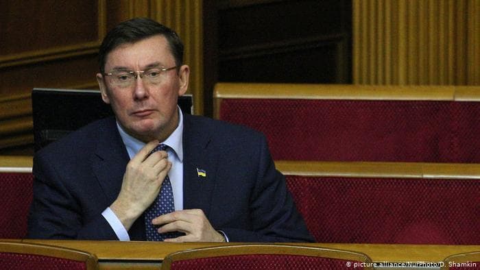Ukraina bosh prokurori iste'foga chiqdi