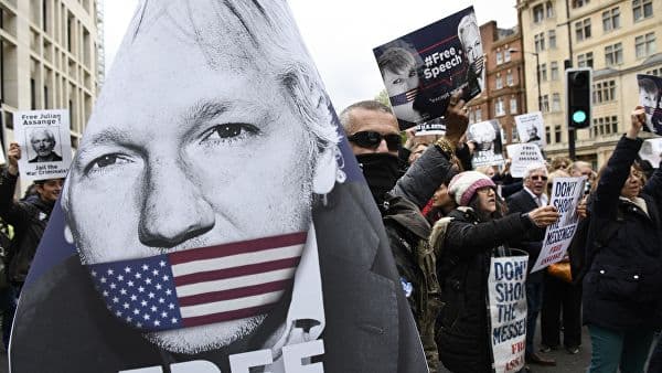WikiLeaks rahbari Assanjning AQShga topshirilishidan xavotir bildirdi