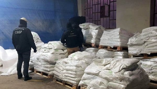 Urugvay bojxonasida to‘rt tonnadan ortiq kokain joylangan konteynerlar to‘xtatib qolindi