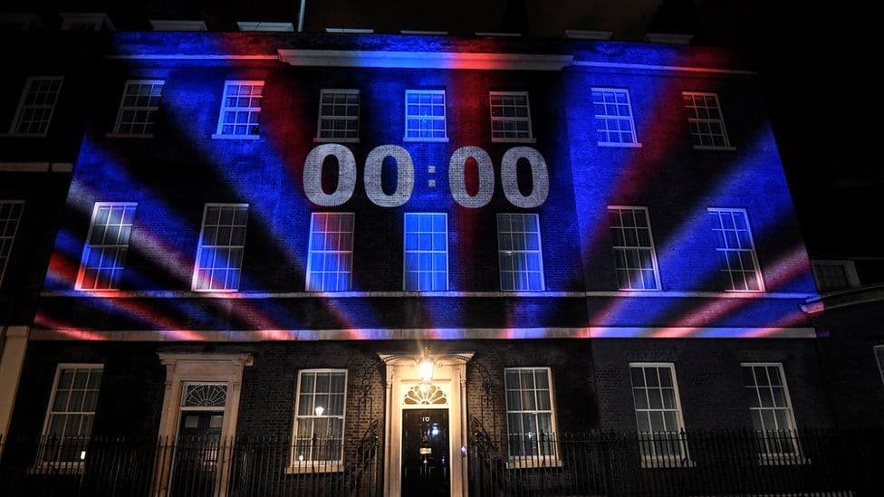Britaniya 3,5 yillik munozaralardan keyin YeIni tark etdi. Bu qanday bo‘ldi?