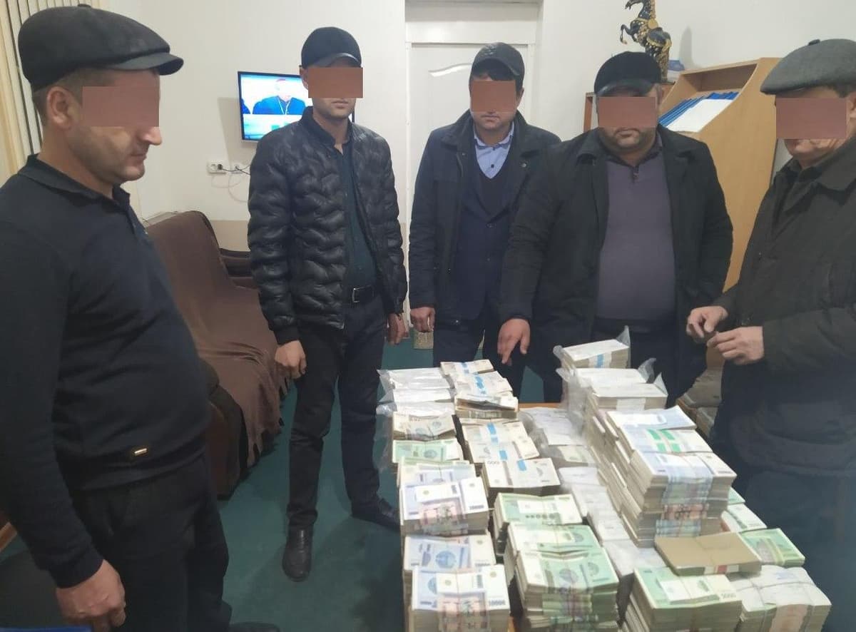 O‘qituvchi va xodimlarning ish haqini o‘zlashtirgan shaxslardan 1,2 mlrd so‘m undirildi
