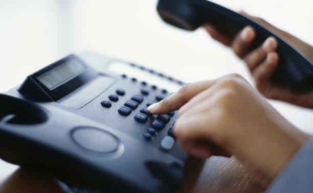 O‘zbekistonda ishonch telefonlari bilan bog‘liq muammolarni bartaraf etish taklif qilindi