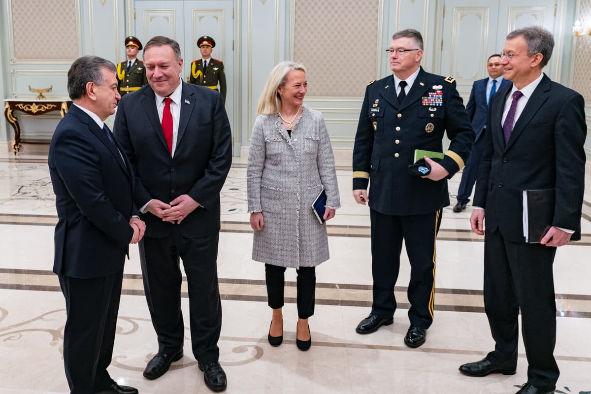 Pompeo AQSh bilan munosabatlarni mustahkamlashdagi faolligi uchun Mirziyoyevga minnatdorlik bildirdi