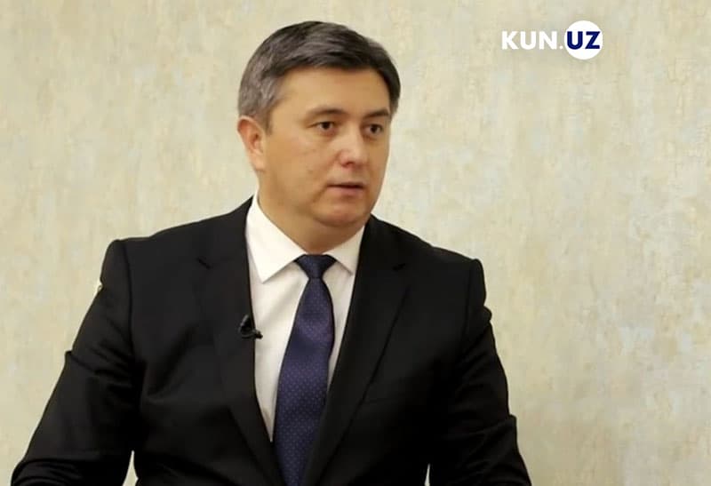 Karantinda ish haqi yoki ta'til to‘lovlari qanday bo‘ladi? Xorijga keta olmagan mehnat muhojirlari nima qilishlari mumkin? Vazir bilan suhbat