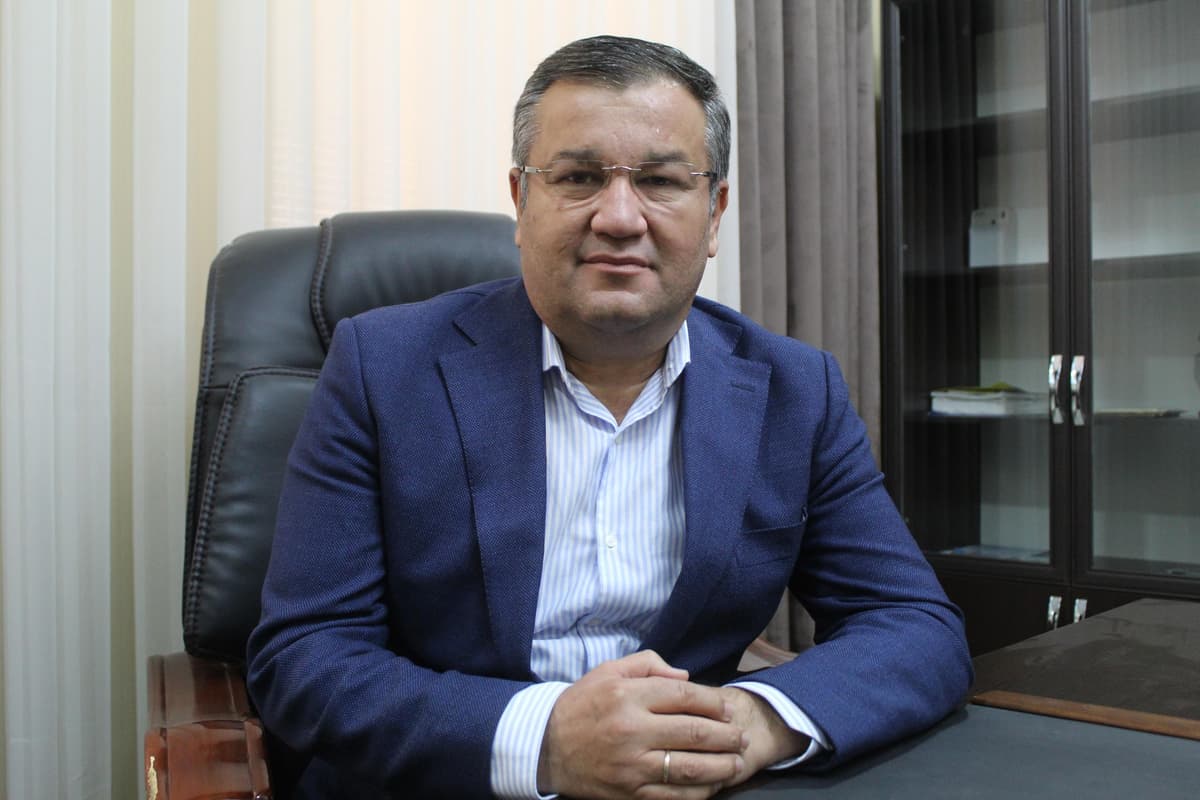 O‘ktam Barnoyevning ukasi Buxoro tumani hokimiga o‘rinbosar bo‘ldi