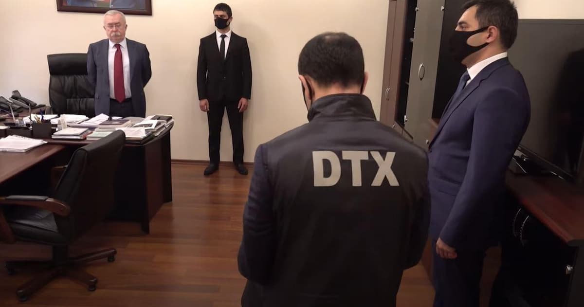 Ozarboyjon tashqi ishlar vazirligining uch nafar amaldori hibsga olindi