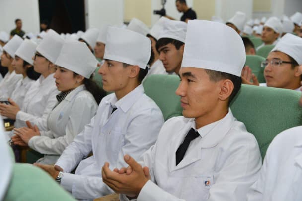 2020 yilda tibbiyot OTMlariga o‘tgan yilgidan 34 foizga ko‘p talaba qabul qilindi - Hojiboyev