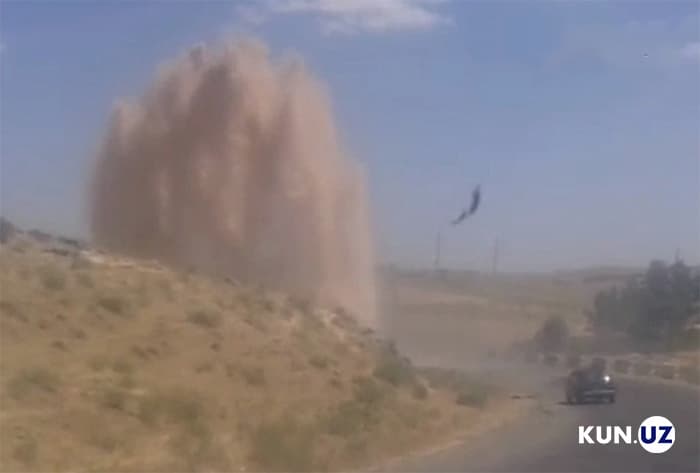 Boysunda suv quvuri yorildi – video