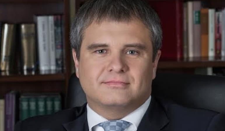 Putinning jiyani nomzodi korrupsiyaga qarshi partiya raisi lavozimiga ilgari surildi 