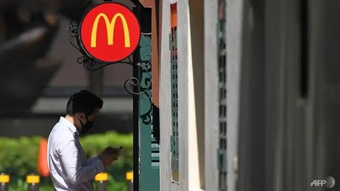 McDonald's Singapurdagi barcha restoranlarini yopishga qaror qildi