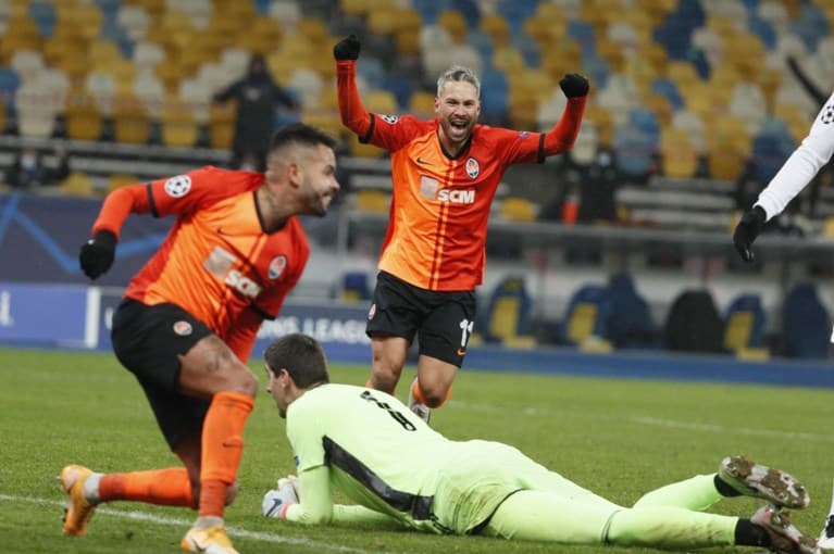 YeChL. «Liverpul» va «Portu» pley-offda, «Real» Ukrainada yutqazib 3-o‘ringa tushdi, «Inter» imkoniyatini saqlab qoldi