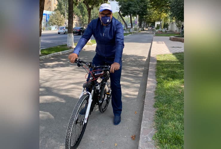 Aziz Abduhakimov xalqaro avtomobilsiz kunda ishga velosipedda keldi. Cog‘lom turmush tarziga doir qaror chiqishi kutilmoqda