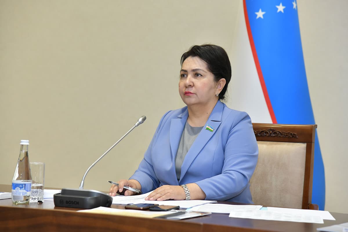 «Xalqimiz aziyat chekmoqda» - Norboyeva hokimlar yiliga mingdan ortiq noqonuniy qarorlar chiqarayotgani haqida