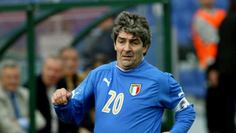 Futbol afsonasi Paolo Rossining dafn marosimi vaqtida uning uyi to‘nab ketildi