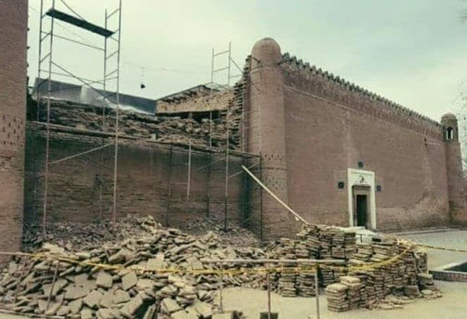 Xivada Tosh hovli saroyining devori o‘zboshimchalik bilan buzib tashlandi