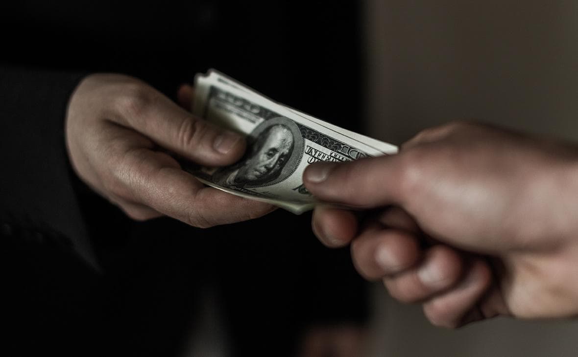 Insofga chaqirishning o‘zi yetarli emas: odamlar nega korrupsiyaga qo‘l uradi?