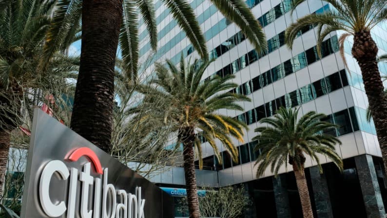 «Katta xato»: Citigroup qariyb 1 mlrd dollarni Revlon kreditorlariga adashib o‘tkazib yubordi