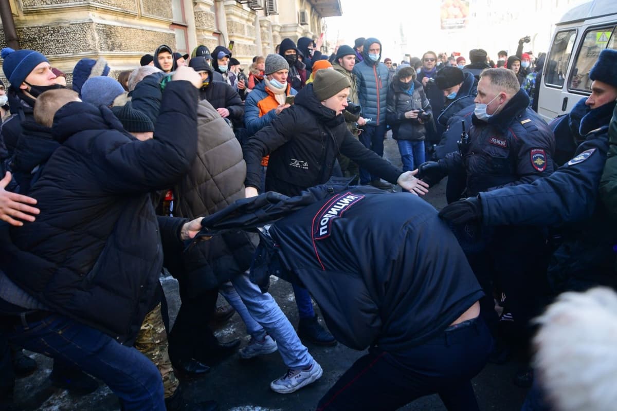 Foto: Rossiya bo‘ylab namoyishlar o‘tkazilmoqda