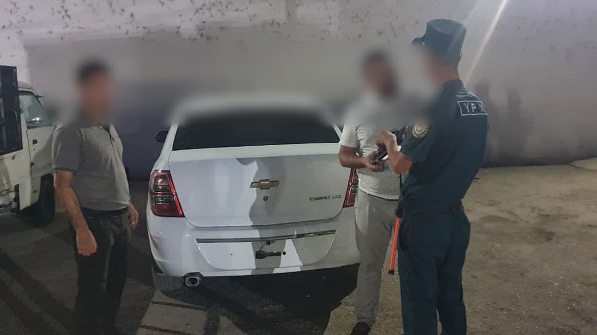 Surxondaryoda «tonirovka» qilingan va davlat raqami bo‘lmagan mashinani boshqargan IIB xodimiga chora ko‘rildi