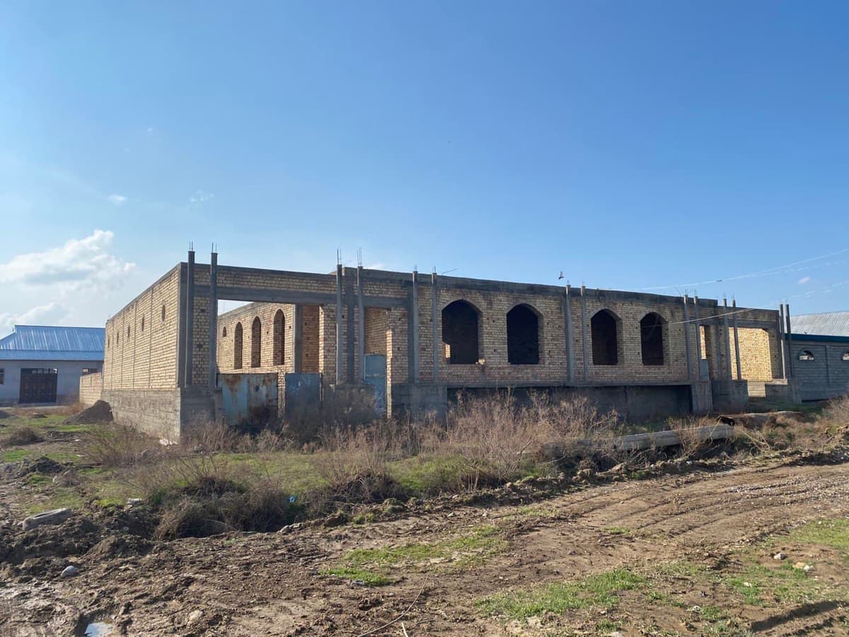 Onlayn auksiondan mulk yutgan tadbirkor o‘z mulkiga egalik qilolmay, yillab ovora bo‘lmoqda. Bu safar bosh rollarda – sirdaryolik sudyalar